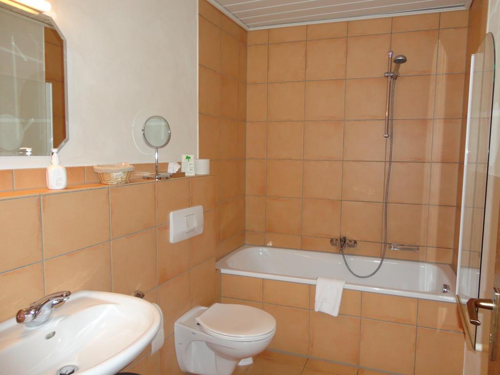 Hotel Central Zeven Extérieur photo